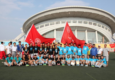 代表团全体成员合影